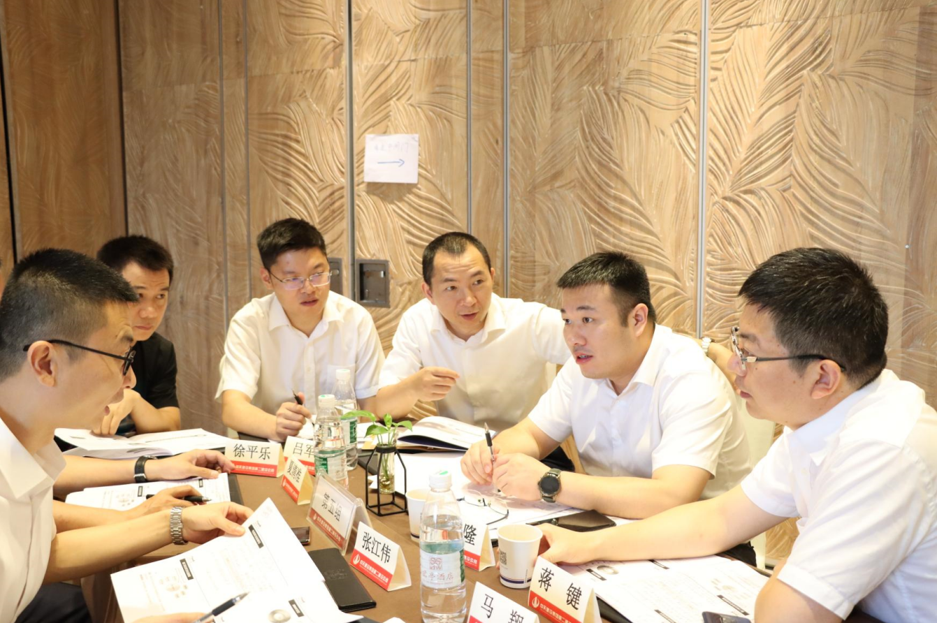 2021年6月25日-26日，7790必发集团二建组织开展了2021年中高层主管执行力培训。本次培训特邀清华、北大、上海交大总裁班讲师，中国企业家协会特聘高级讲师许晋老师进行授课。